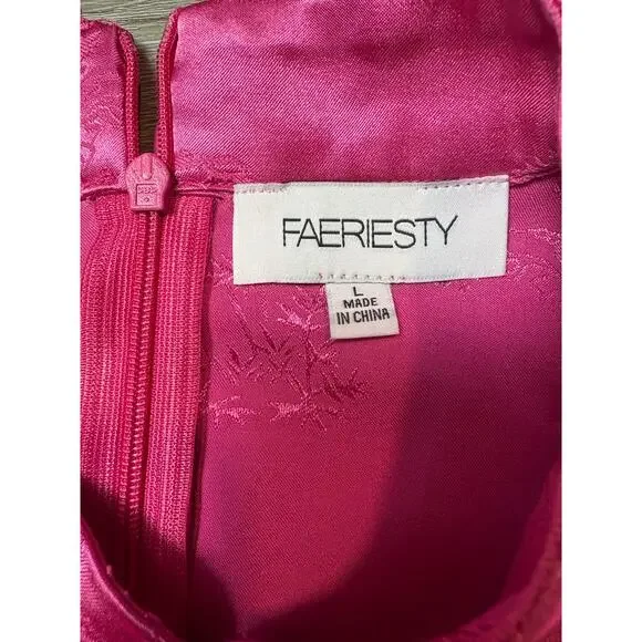 Lovely Faeriesty Pink Dress Size L - New with Minor Button Flaw - Picture 3 of 6